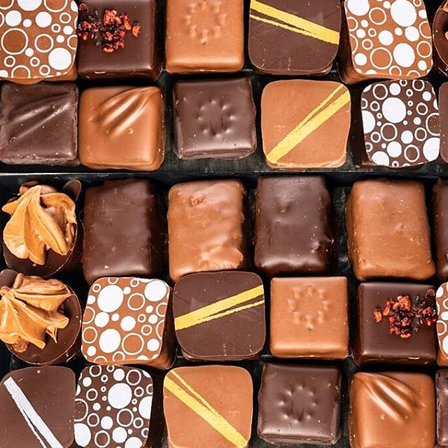 Chocolats Noir Bouchées  Confiserie Serge Clavel Carpentras Provence